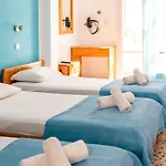 Dilino Hotel Kamári