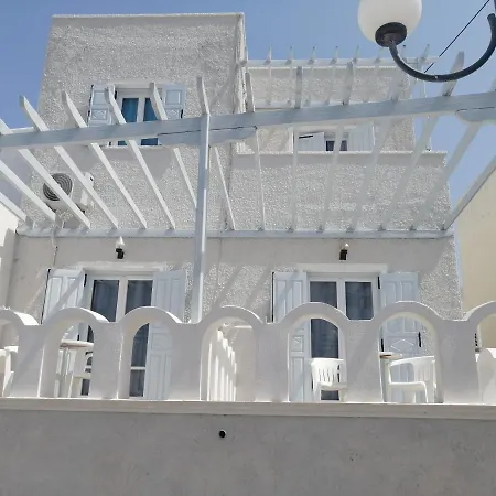 Dilino Hotel Kamári