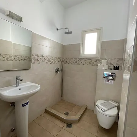 Dilino Hotel 2*